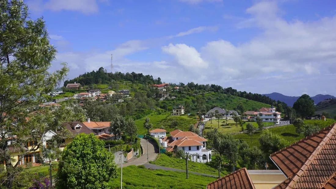 View from Sua Serenitea into the valley